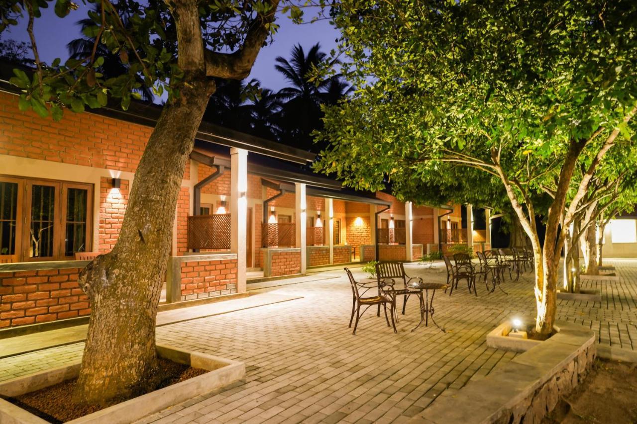 Malala Retreat Hotel Hambantota Exterior foto