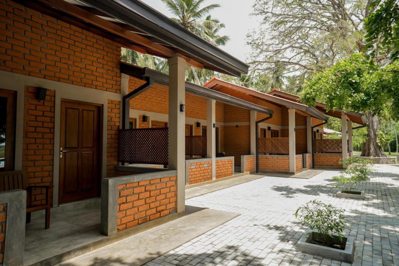Malala Retreat Hotel Hambantota Exterior foto